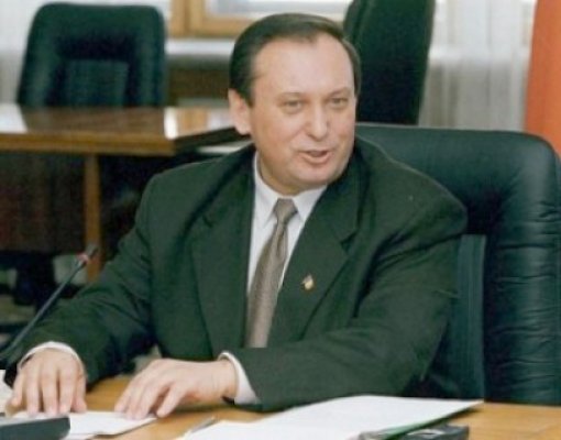 Ion Stan rămâne cu interdicţia de a părăsi ţara
